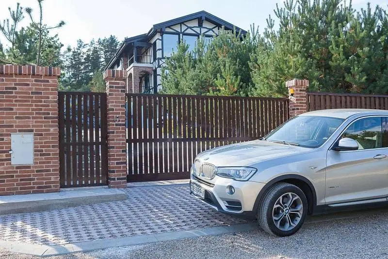 Откатные ворота с отдельной калиткой