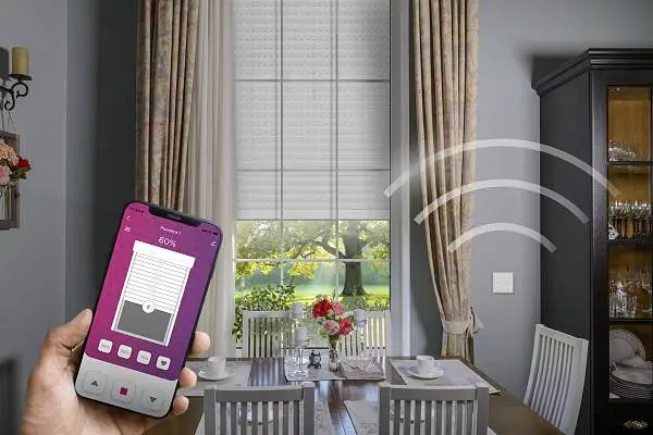 При заказе роллет с системой ALUTECH Smart сценарный пульт в подарок